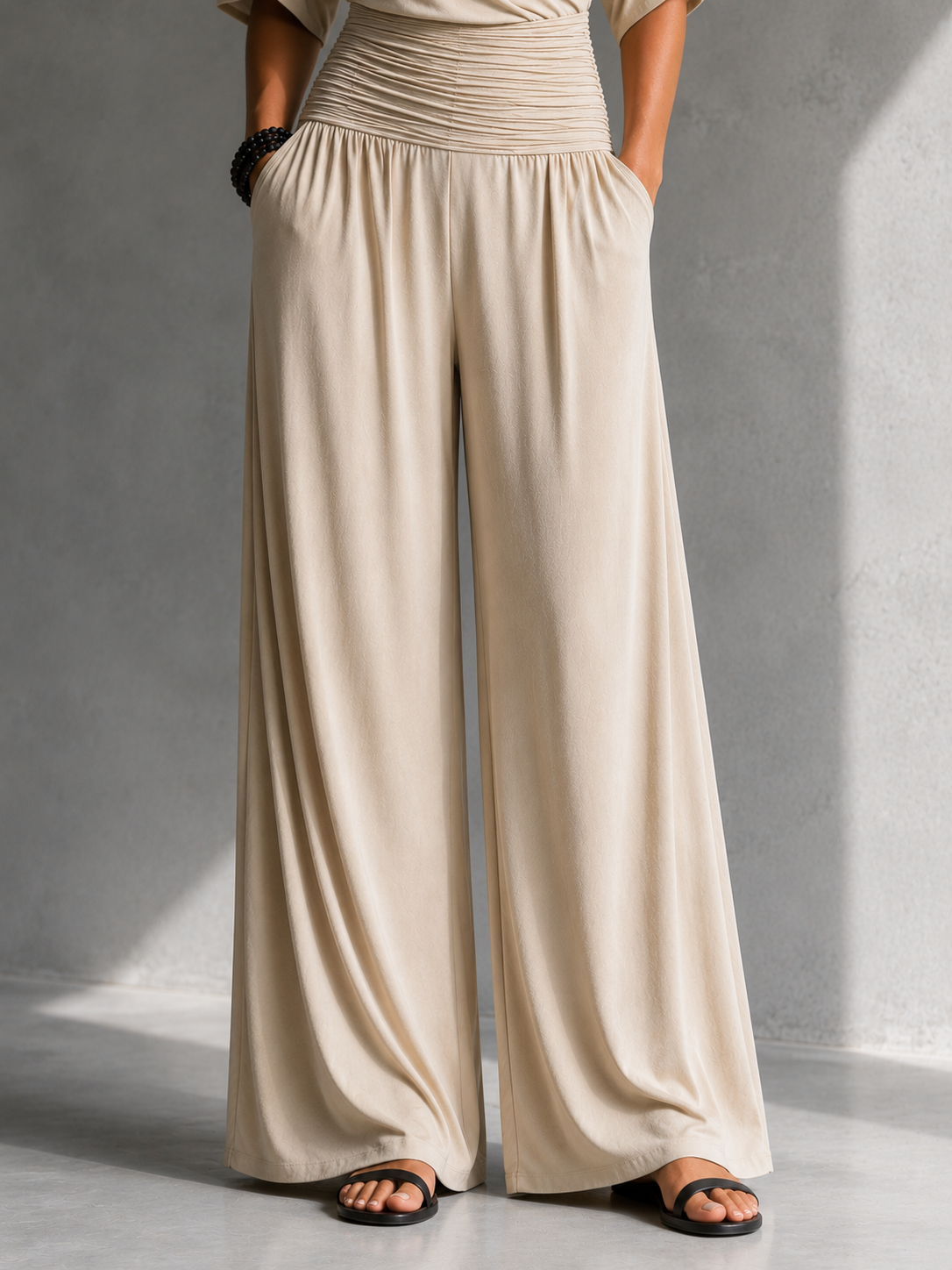 Alia | Conjunto elegante con efecto cruzado y pernera ancha
